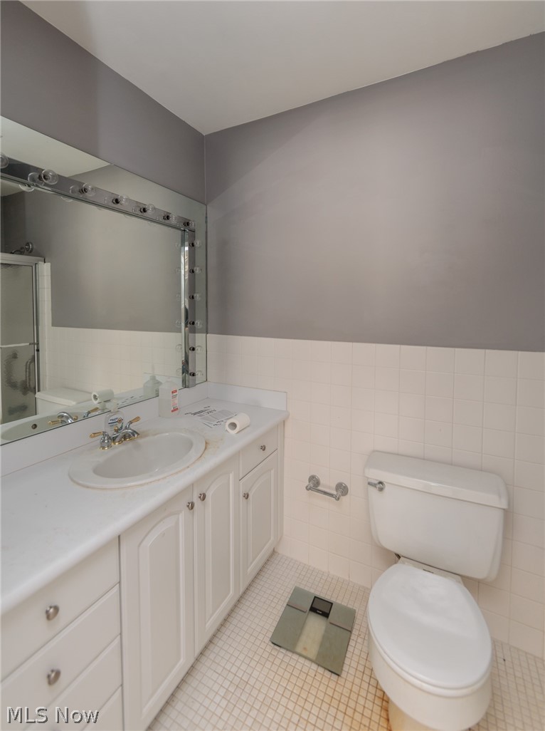 2202 Acacia Park Drive Lyndhurst OH 44124