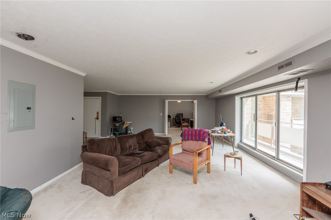 2202 Acacia Park Drive Lyndhurst OH 44124