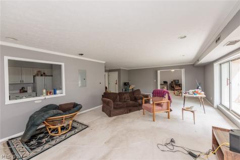2202 Acacia Park Drive Lyndhurst OH 44124