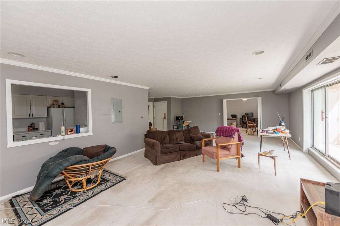 2202 Acacia Park Drive Lyndhurst OH 44124