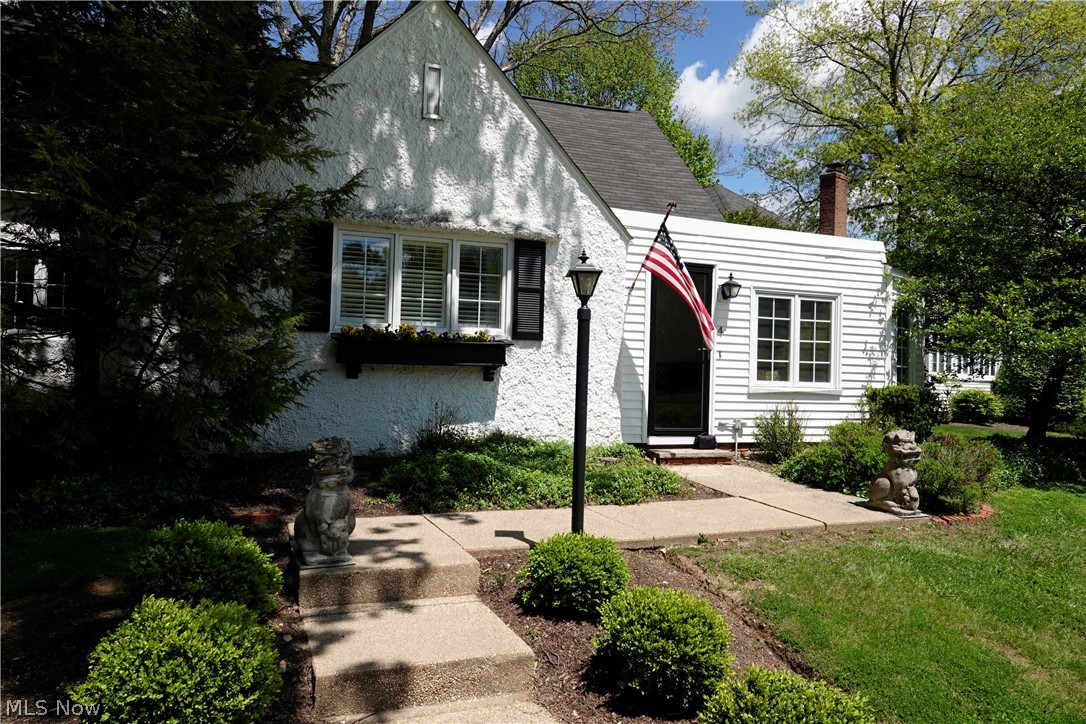 14661 Hillbrook Lane N Chagrin Falls OH 44022
