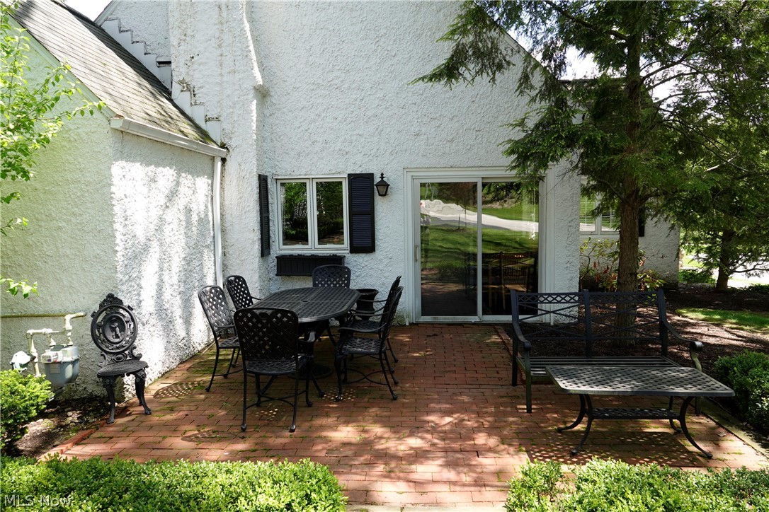 14661 Hillbrook Lane N Chagrin Falls OH 44022