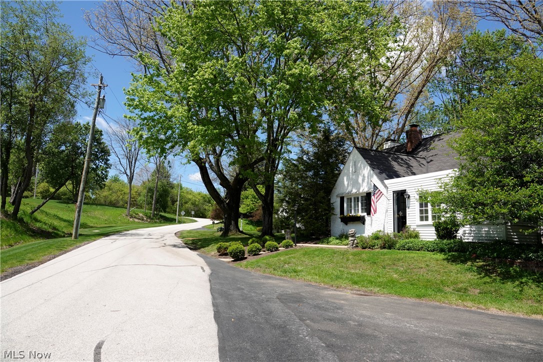 14661 Hillbrook Lane N Chagrin Falls OH 44022