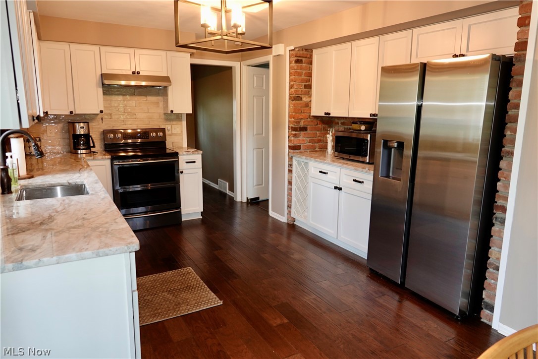 14661 Hillbrook Lane N Chagrin Falls OH 44022