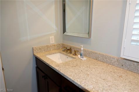 Hillbrook Lane N Chagrin Falls OH 44022