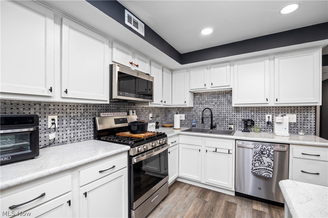 190 Deepwood Drive Wadsworth OH 44281