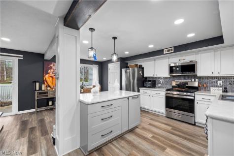 190 Deepwood Drive Wadsworth OH 44281