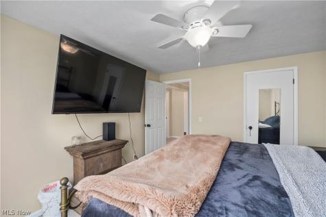 190 Deepwood Drive Wadsworth OH 44281