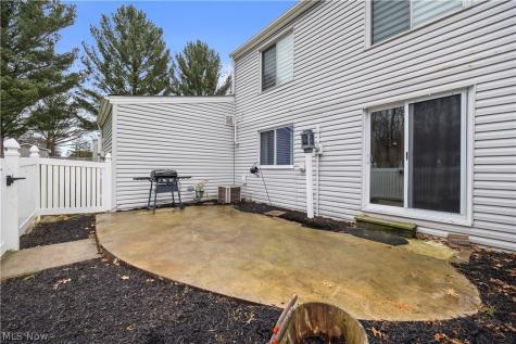 190 Deepwood Drive Wadsworth OH 44281