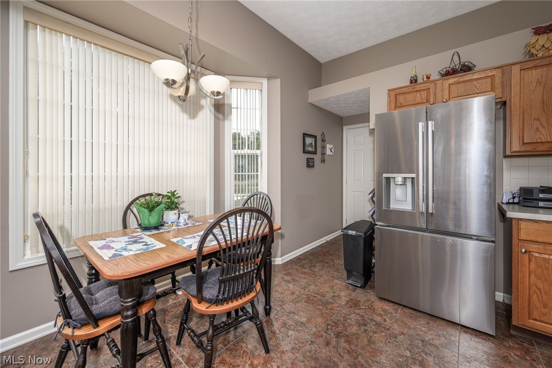 1827 Southpointe Circle NE Canton OH 44714