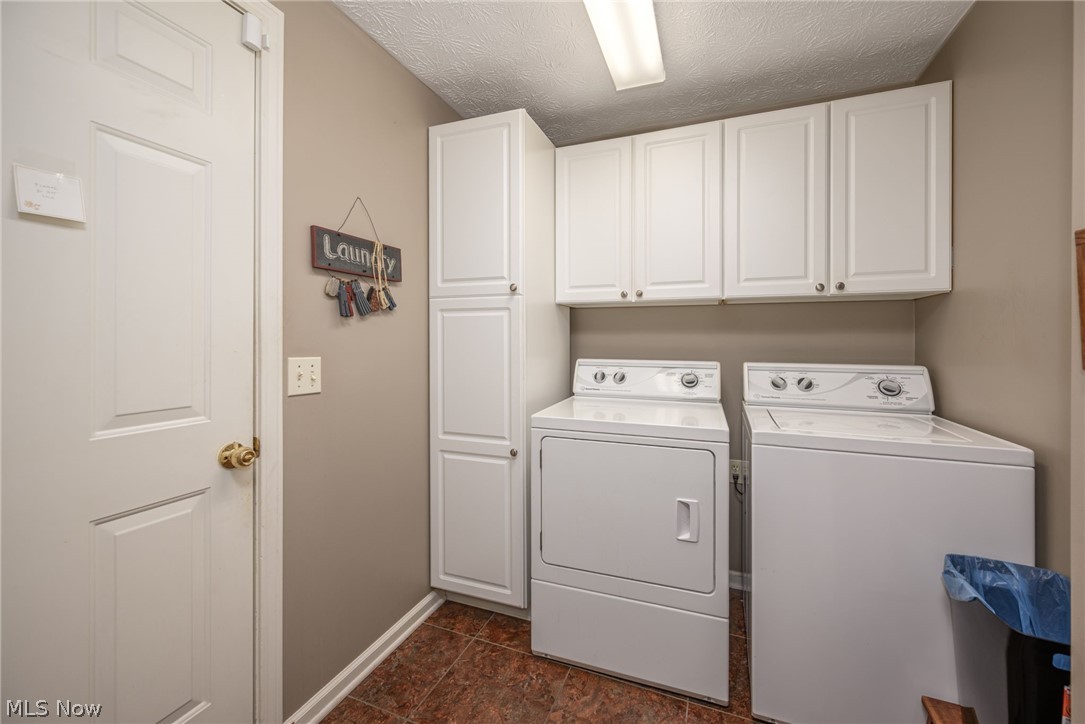 1827 Southpointe Circle NE Canton OH 44714