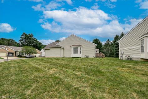 1827 Southpointe Circle NE Canton OH 44714