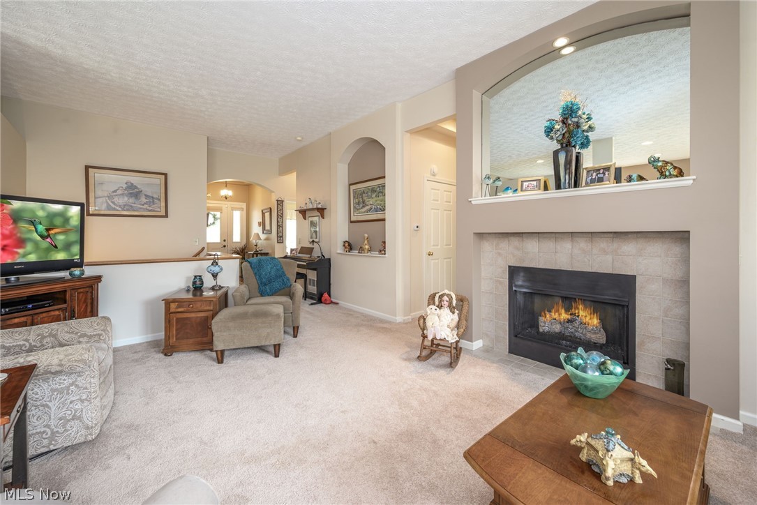 1827 Southpointe Circle NE Canton OH 44714
