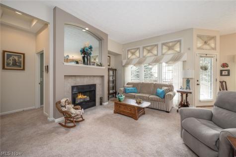 1827 Southpointe Circle NE Canton OH 44714
