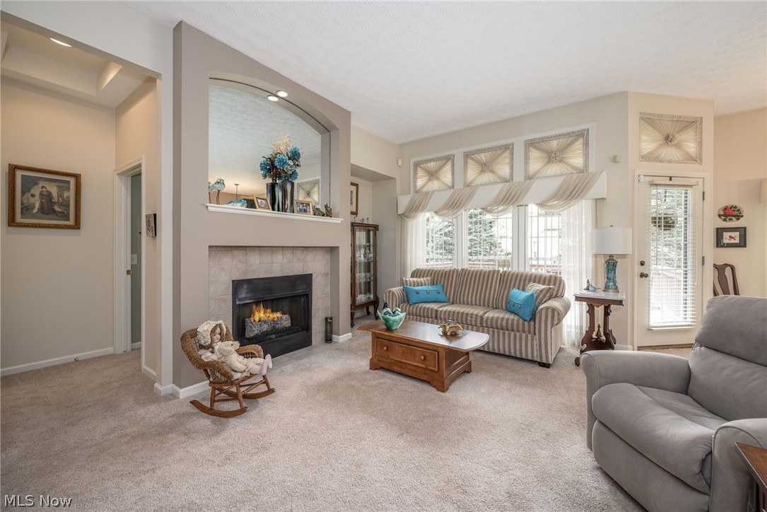 1827 Southpointe Circle NE Canton OH 44714