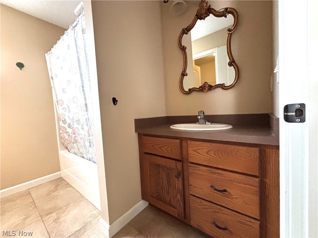 12 Cambridge Glen Columbiana OH 44408