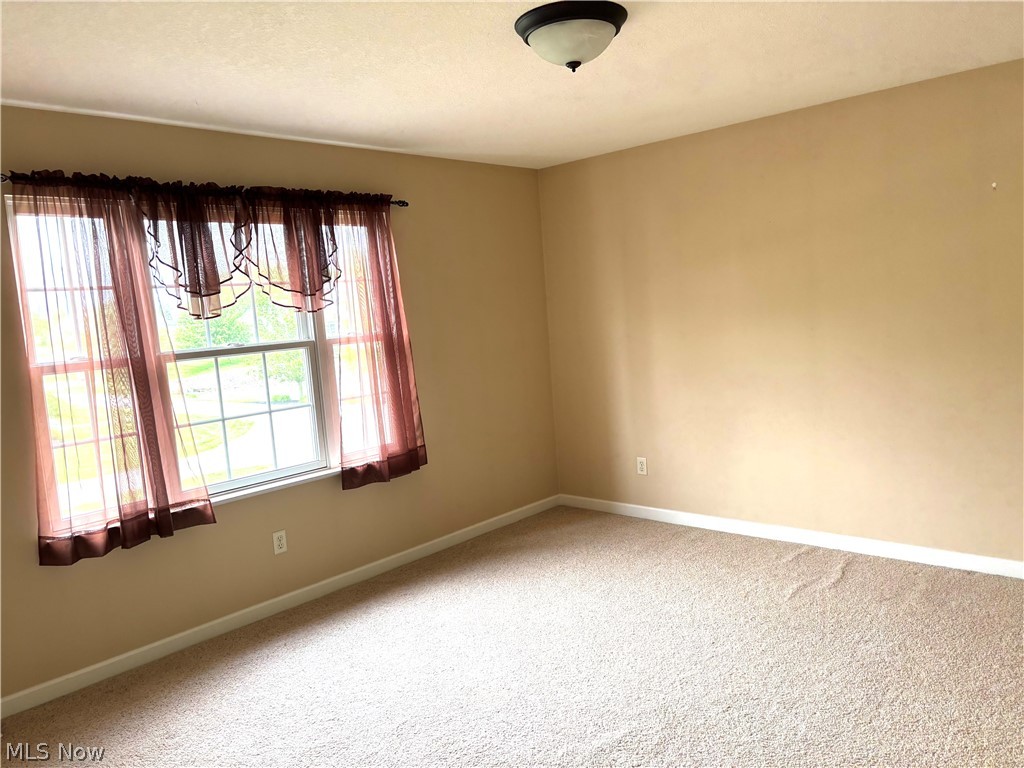 12 Cambridge Glen Columbiana OH 44408