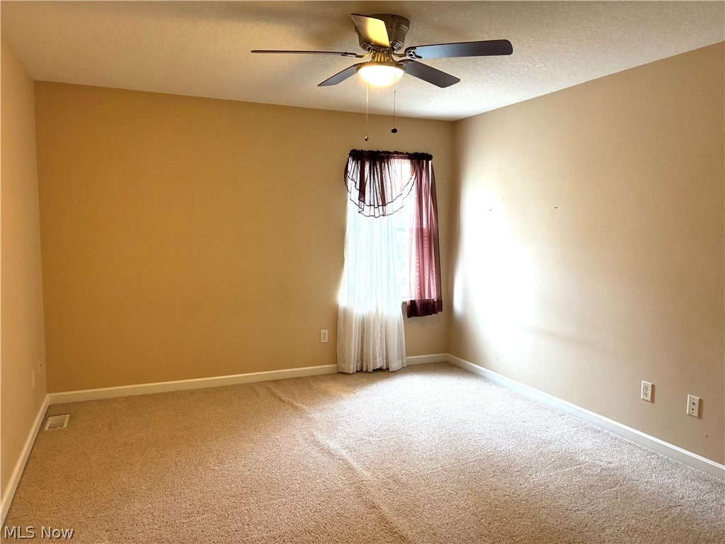 12 Cambridge Glen Columbiana OH 44408
