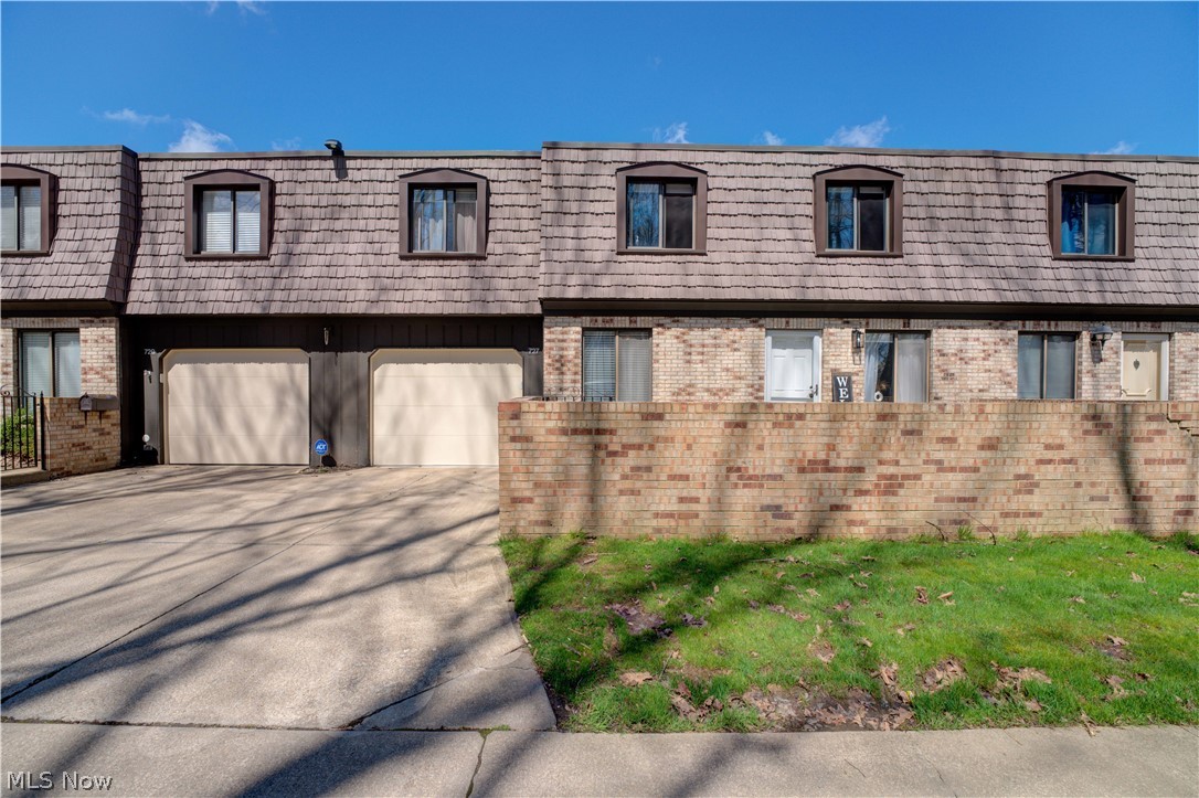 727 Tollis Parkway Broadview Heights OH 44147