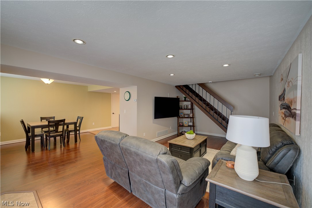 727 Tollis Parkway Broadview Heights OH 44147