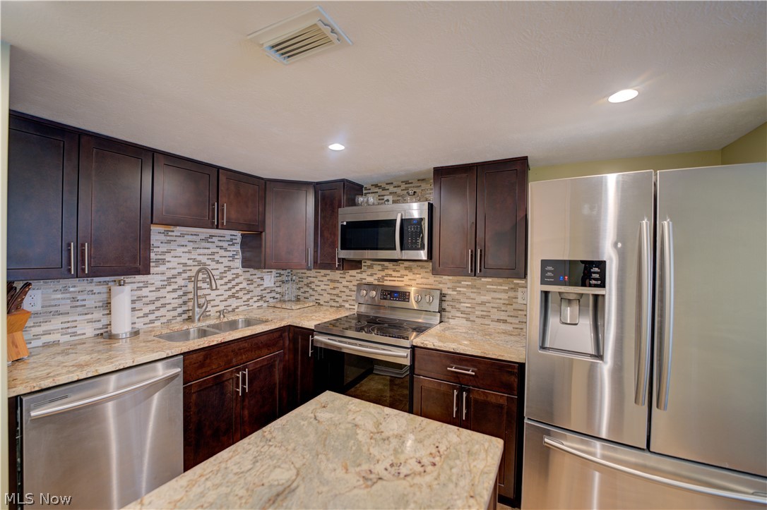 727 Tollis Parkway Broadview Heights OH 44147