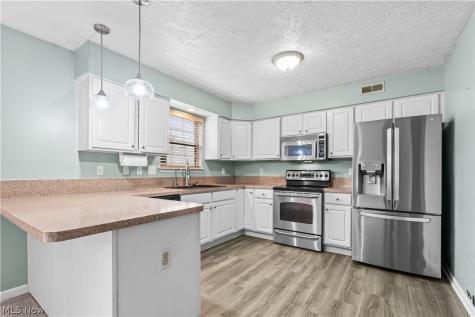 763 Valley View Court Kent OH 44240