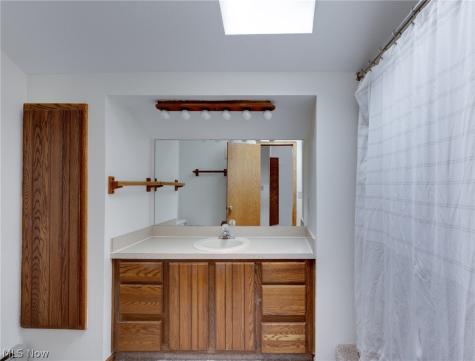 2143 Pinebrook Trail Cuyahoga Falls OH 44223