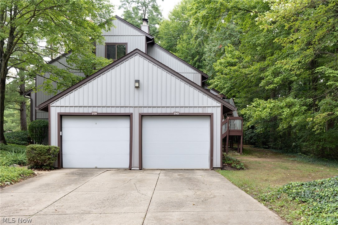 2143 Pinebrook Trail Cuyahoga Falls OH 44223