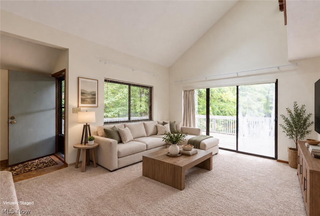 2143 Pinebrook Trail Cuyahoga Falls OH 44223