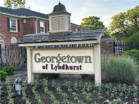 2212 Glouchester Drive Lyndhurst OH 44124