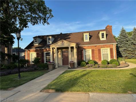 2212 Glouchester Drive Lyndhurst OH 44124