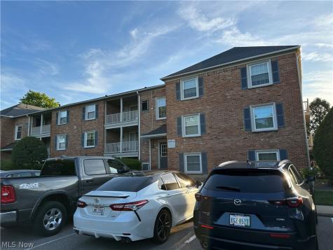2212 Glouchester Drive Lyndhurst OH 44124