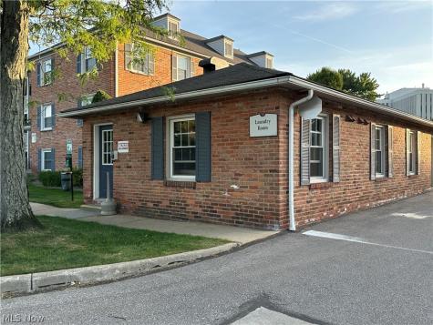 2212 Glouchester Drive Lyndhurst OH 44124