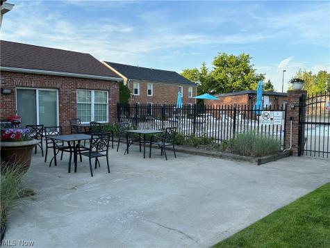 2212 Glouchester Drive Lyndhurst OH 44124