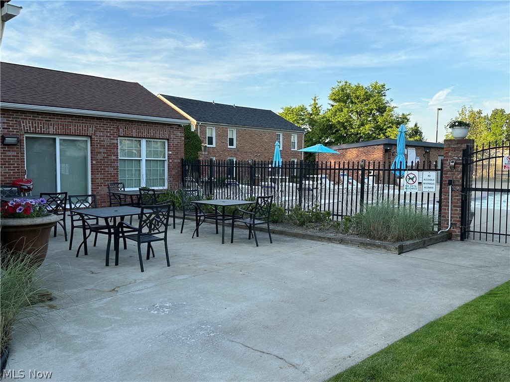 2212 Glouchester Drive Lyndhurst OH 44124