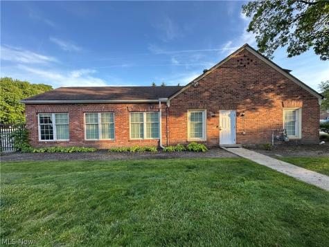 2212 Glouchester Drive Lyndhurst OH 44124