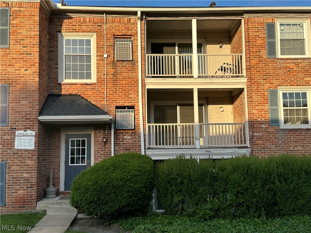 2212 Glouchester Drive Lyndhurst OH 44124