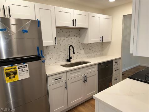 2212 Glouchester Drive Lyndhurst OH 44124
