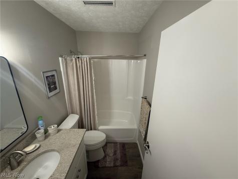 2143 Greenway Drive Uniontown OH 44685