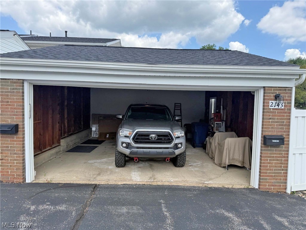 2143 Greenway Drive Uniontown OH 44685