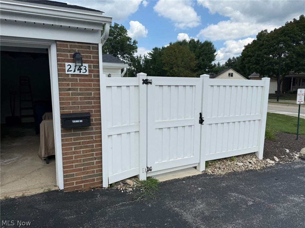 2143 Greenway Drive Uniontown OH 44685