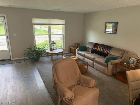 2143 Greenway Drive Uniontown OH 44685