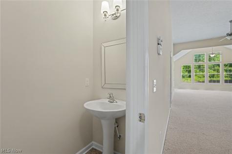 566 Hyannis Port Circle Avon Lake OH 44012