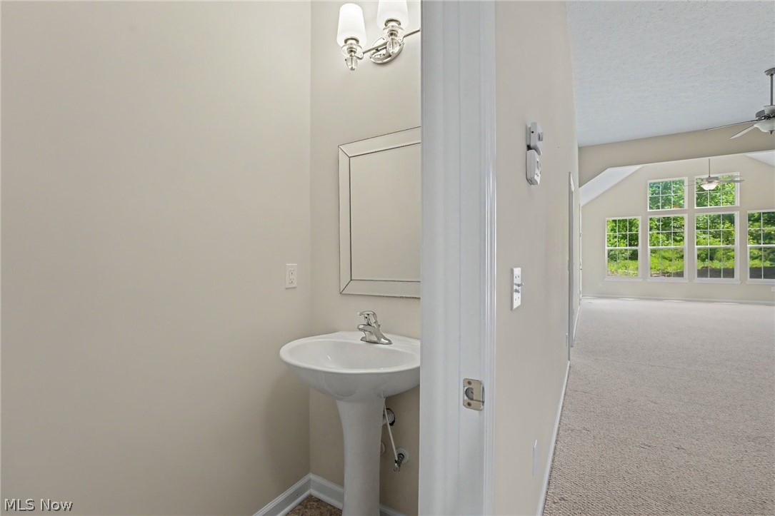 566 Hyannis Port Circle Avon Lake OH 44012