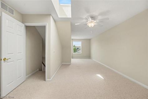 566 Hyannis Port Circle Avon Lake OH 44012