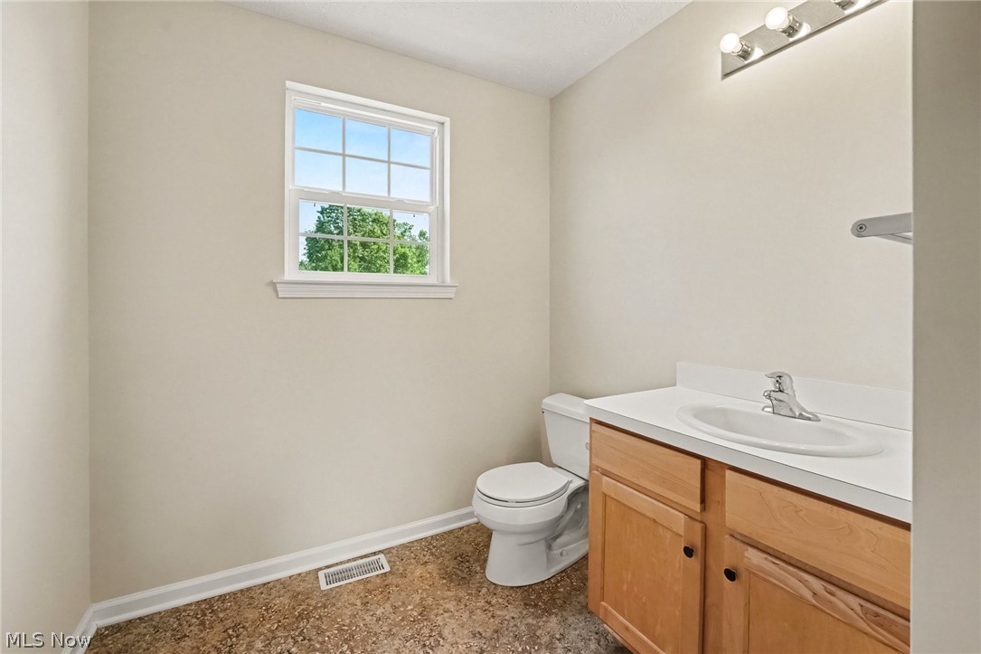 566 Hyannis Port Circle Avon Lake OH 44012