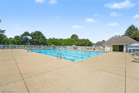 566 Hyannis Port Circle Avon Lake OH 44012