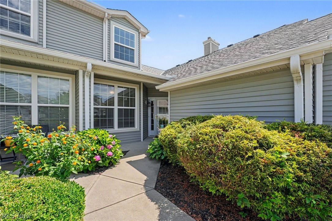 566 Hyannis Port Circle Avon Lake OH 44012