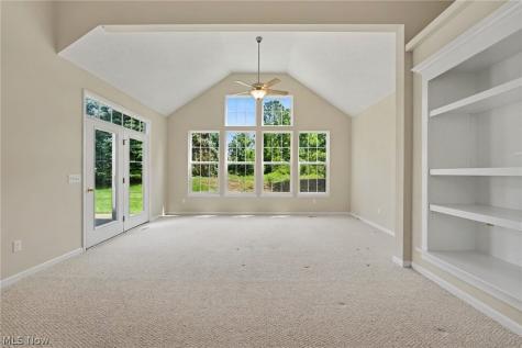 566 Hyannis Port Circle Avon Lake OH 44012