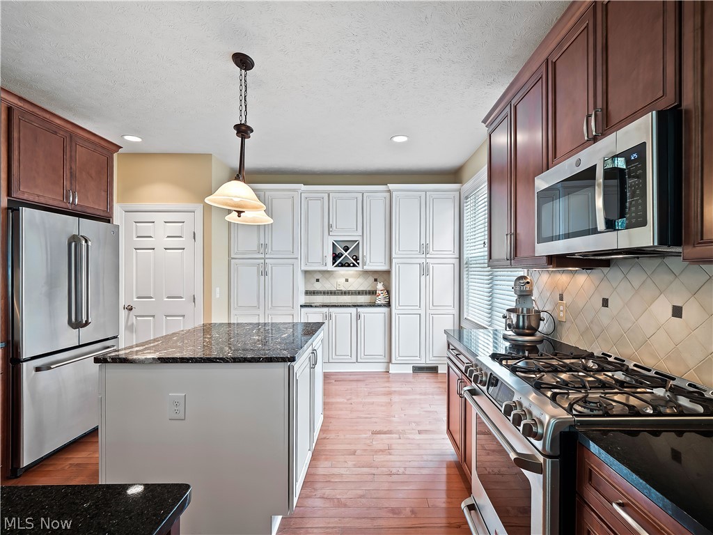 653 Heron Bay Avon Lake OH 44012